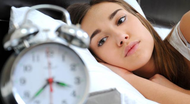नींद न पूरी होने से भी बढ़ सकता है वजन
