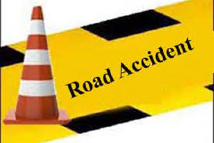 Tractor upturns in UP, two killed