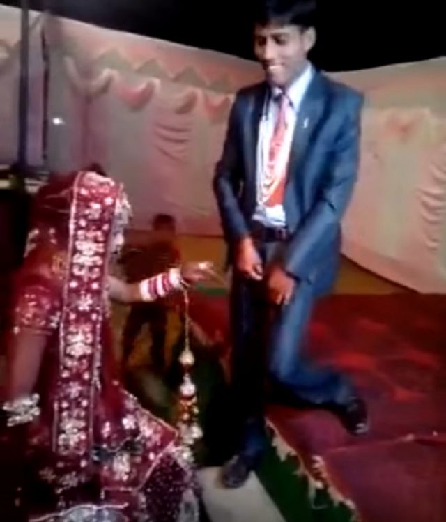 Hilarious pictures captured by Photographer on 'Wedding Celebration'!!