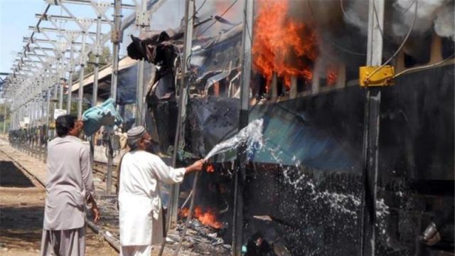 At least four killed as bombs targets a train in Pakistan