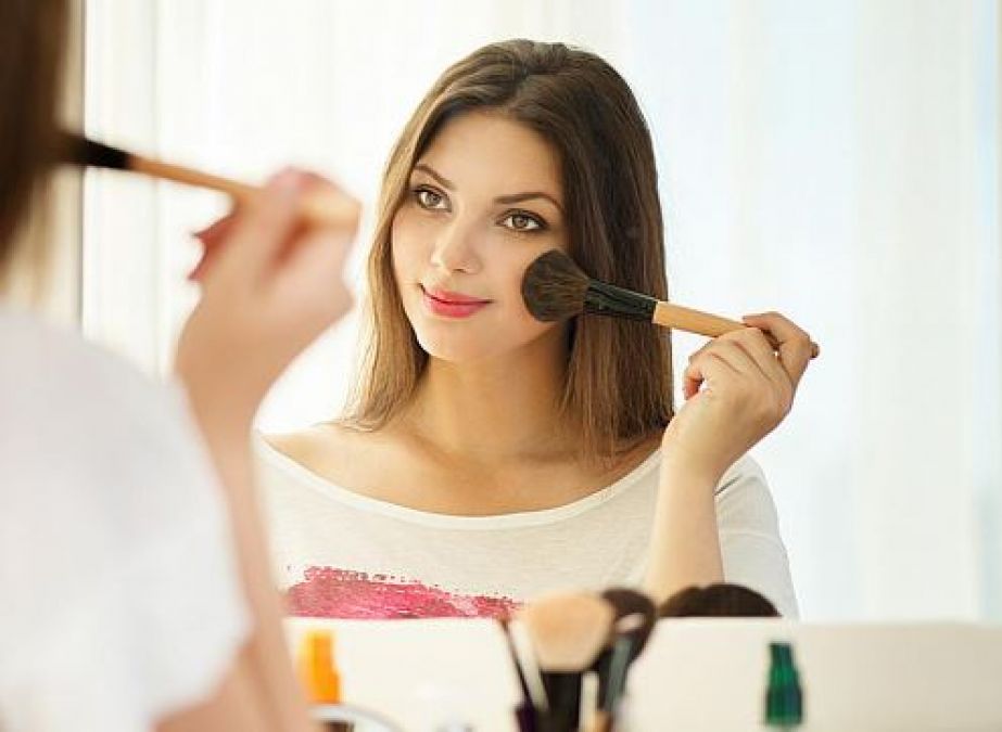 you-can-also-look-beautiful-in-less-makeup-follow-these-tips