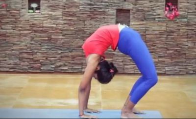 Yoga For Beauty: Do this anti-aging yoga pose to stay young