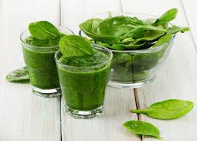 Spinach juice benefits for skin and hair