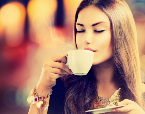 महिलाओं की उम्र बढ़ा सकती है कैमोमाइल की चाय