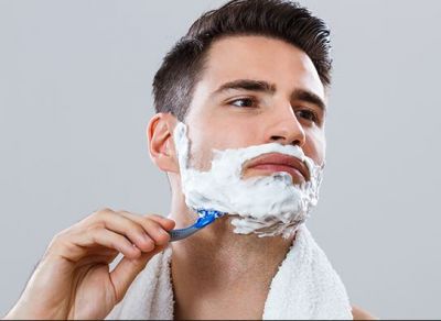 Men Do These Mistakes During Shaving, Harm Face badly