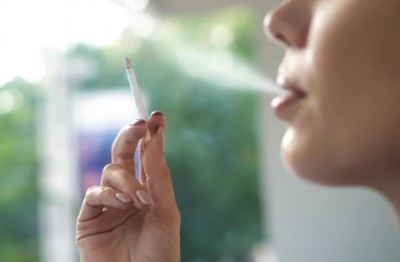 From Dark to Pink: Natural Ways to Restore Your Lips After Smoking