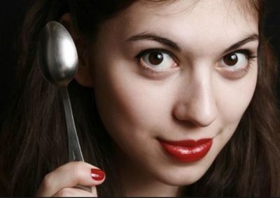 Spoon Massage: A Simple Spoon To Iron Out The Wrinkles On Your Face