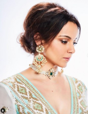 This look of Kangana is the best for the party, know the price of dress
