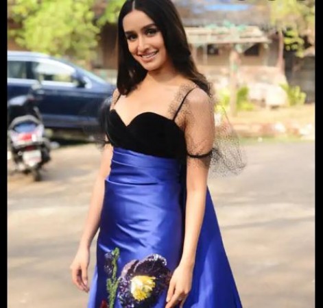 This dress of Shraddha Kapoor will be perfect for going to the party