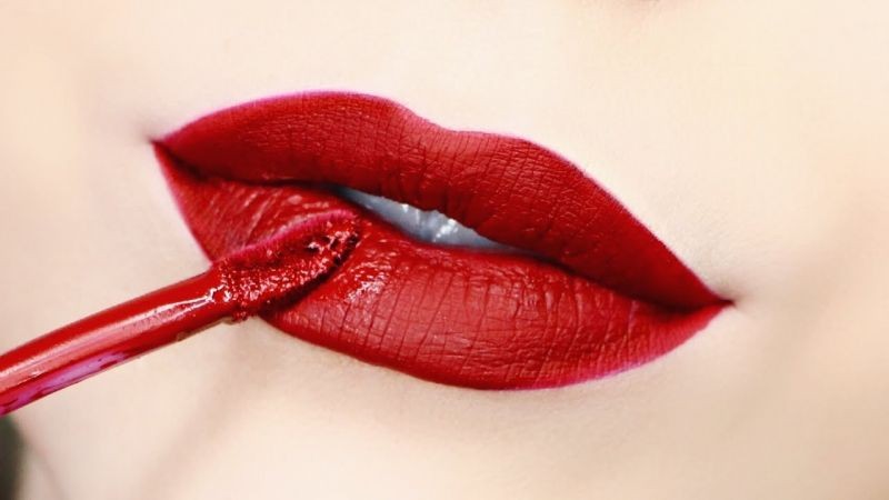 Your lipstick doesn't last long, then follow these tips