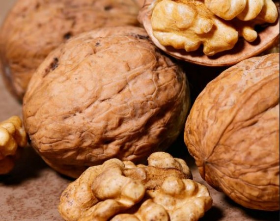 Eat walnuts every morning on an empty stomach, you will get 4 surprising benefits
