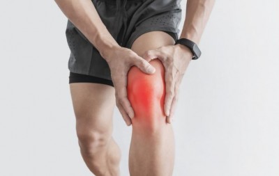 क्या आप भी है घुटनों के दर्द से परेशान? तो अपनाएं ये घरेलु उपाय
