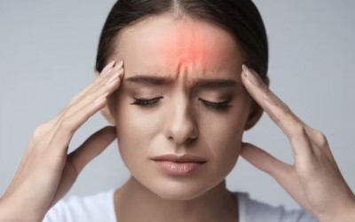 क्या आप भी है आए दिन होने वाले सिर दर्द से परेशान? तो रखें इन बातों का ध्यान