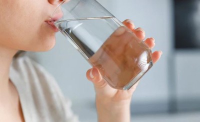 Is Excessive Water Intake Advisable for Individuals with Heart Disease? Expert Opinions