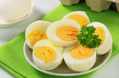 त्वचा को चमकदार बनाने से लेकर वजन कम करने तक...कई बीमारियों से बचाव करता है उबला अंडा