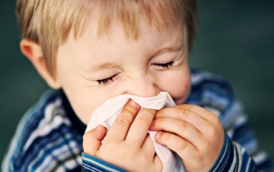सर्दी-जुकाम से ऐसे करें अपने बच्चे का बचाव, अपनाएं देसी नुस्खें