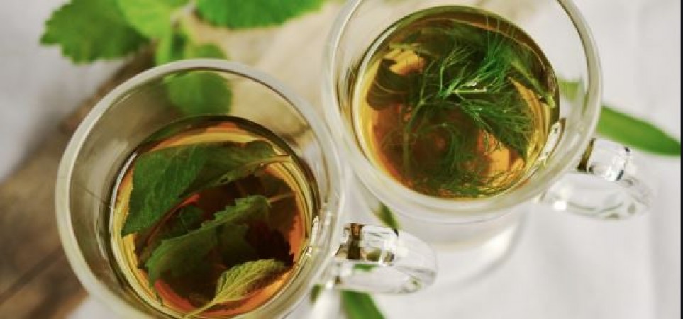 There is soreness and swelling in the throat, so start drinking these 4 herbal teas from today