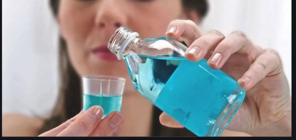 Homemade mouthwash to keep teeth strong