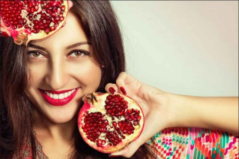 How To Make Pomegranate Toner For Soft, Glowing Skin At Home
