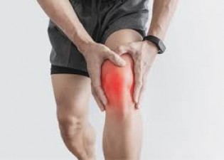 घुटनों के दर्द ने मुश्किल कर दिया है जीना? तो अपनाएं ये घरेलु उपाय