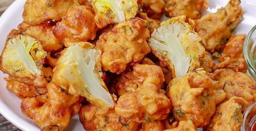 Today, weather is cold, so definitely make cabbage Pakodas