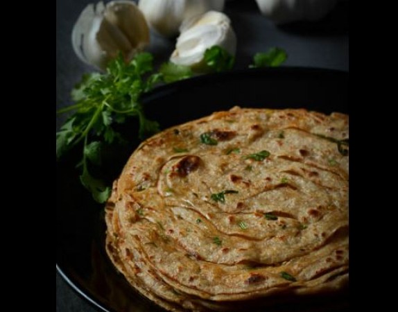 Feed garlic laccha paratha to the family, everyone will praise you