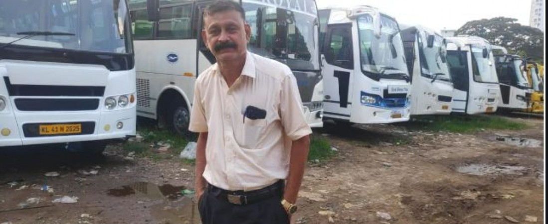 This man is selling his buses Rs 45/KG, you will cry knowing the story