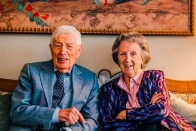 70 साल के प्यार के बाद कपल ने चुना अपना 'आखिरी दिन', हाथों में हाथ डाल लगाया मौत को गले