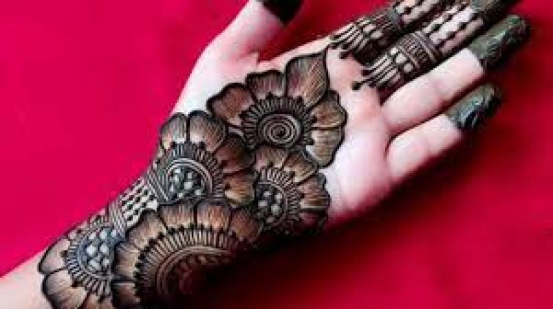 New Mehndi Designs : आपके हाथों की खूबसूरती बढ़ाएगी ये नई मेहंदी की लेटेस्ट  डिज़ाइन - Sakhi Health