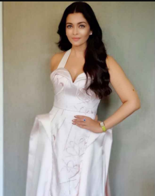 Aishwarya Rai satin gown look goes viral, check it out here