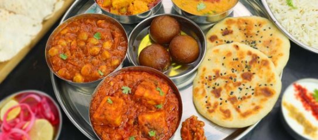 दिल्ली में ये हैं सबसे बेस्ट शाकाहारी रेस्टोरेंट, घूमने जा रहे हैं तो ले खाने का आनंद
