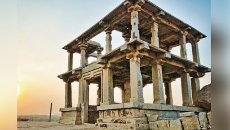కర్ణాటకలో ప్రపంచంలోనే అద్భుతమైన ఆలయం ఉంది, దాని ప్రత్యేకత తెలుసుకొండి