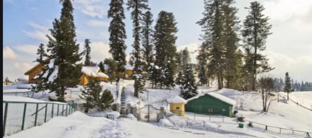 If you are bored by visiting Manali-Ladakh in winter, then celebrate your holiday at this place
