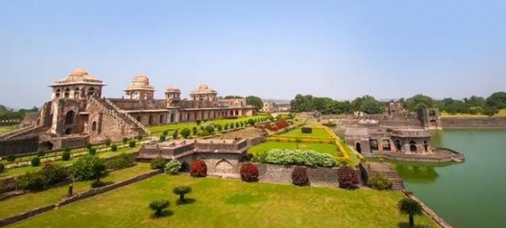 If you plan to visit Indore, then definitely go to these places
