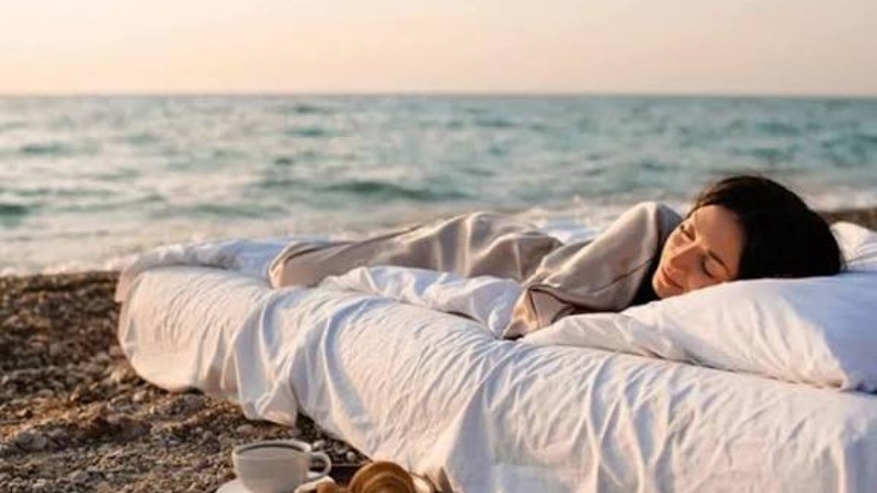 जानिए क्या होता है स्लीप टूरिज्म, क्यों बढ़ रहा लोगों के बीच इसका चलन