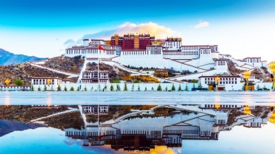 बहुत ही खूबसूरत है तिब्बत की पहाड़ियों पर बना हुआ पोताला पैलेस