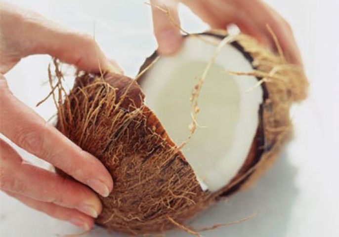 आखिर स्त्रियां क्यों नहीं फोड़ती नारियल