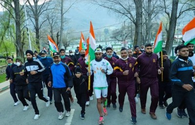 Running on foot Kashmir to Kanyakumari: An army man is setting Guinness world record