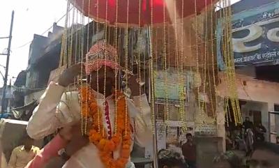 This UP’s candidate adopts a totally rare way to file nomination, dressed as a bridegroom and says...