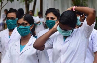 उत्तराखंड के नर्सिंग कॉलेज में 93 छात्रों में पाए गए कोरोना के लक्षण