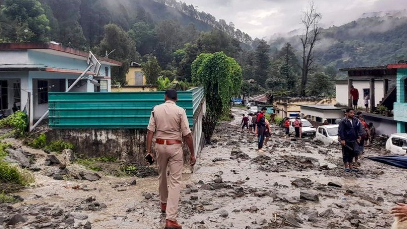 Cloudbursts in Uttarakhand's Rudraprayag and Chamoli: Several families trapped