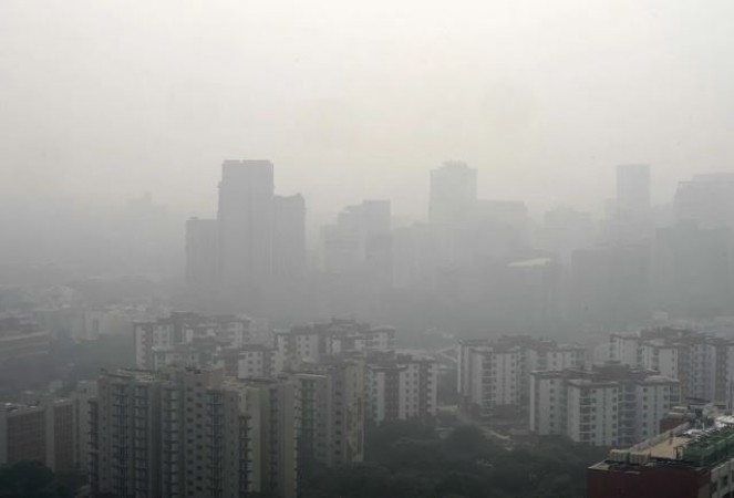 दिल्ली में धुंध का कहर, वायु गुणवत्ता फिर 'खतरनाक स्तर' पर पहुंची