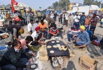 Farmer union leaders to Agriculture Minister, come to our langar for Jalebi, Pakoda with tea