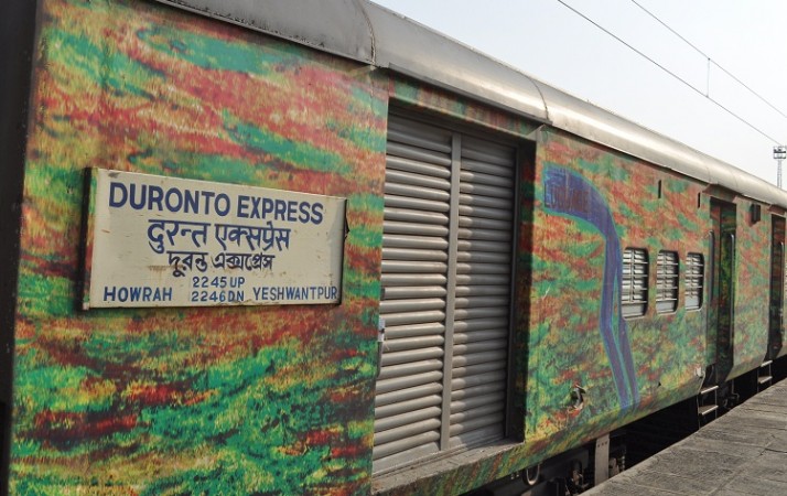 Duranto Express - Yasvantpur-Howrah- derails in Odisha