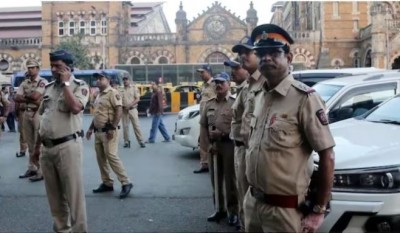 नए साल के जश्न से पहले बम की धमकी के बाद मुंबई पुलिस हाई अलर्ट पर