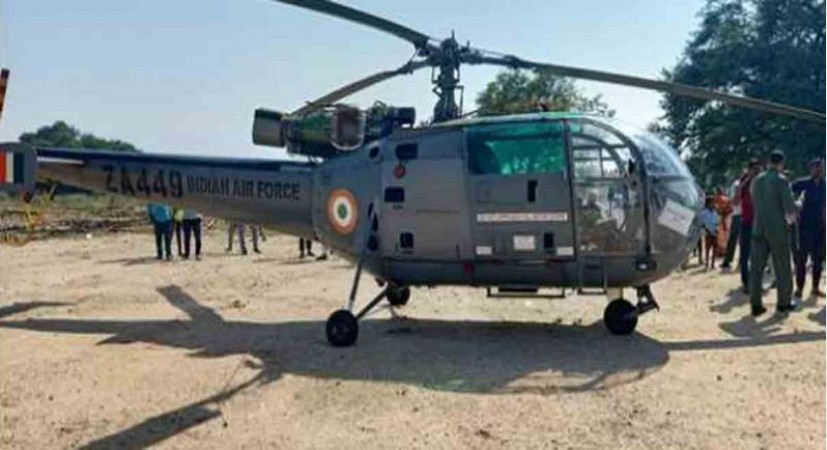 In Telangana, an Indian Air Force chopper makes an emergency landing ...