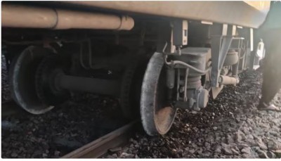 BREAKING! Godavari Express derails at Telangana's Bibinagar