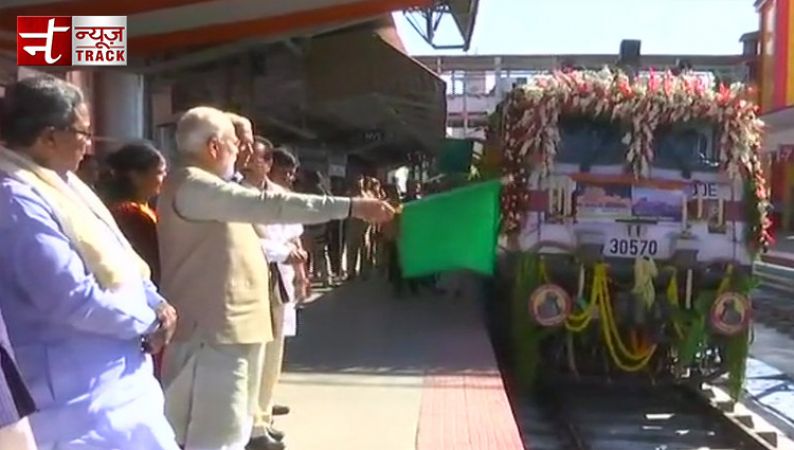 PM Narendra Modi flags off Palace Queen Humsafar Express