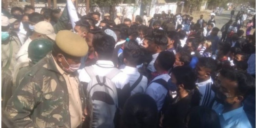 Protesting students injured in Imphal in clashes with police