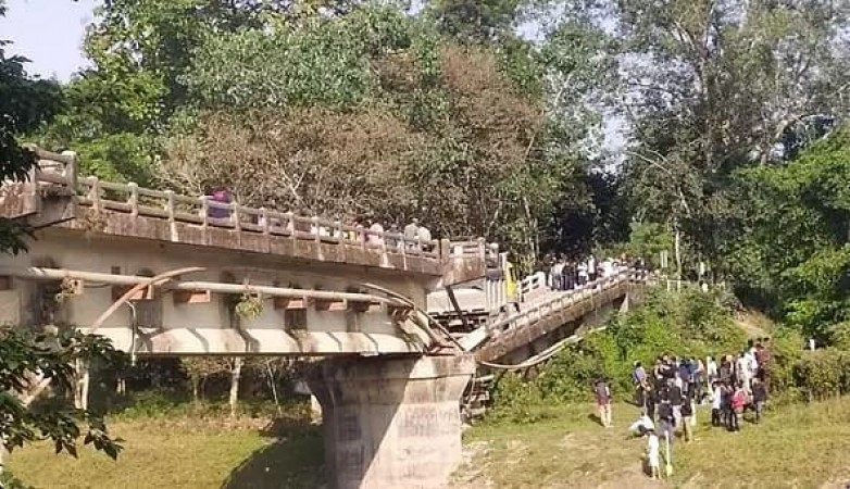 In Sivasagar district, a bridge over the Desang River collapses: Big Question On engineers